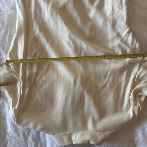 Liz Claiborne Cream Blouse - Picture 6 of 7